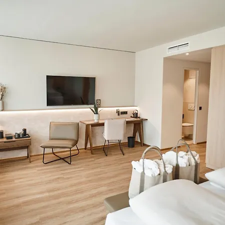 Nouri Hotel
