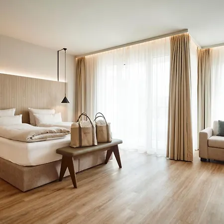 Nouri Hotel 5*