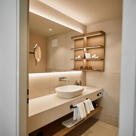 Otel Nouri 5*