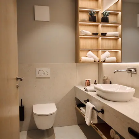 Nouri Hotel