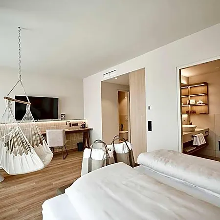 Otel Nouri 5*